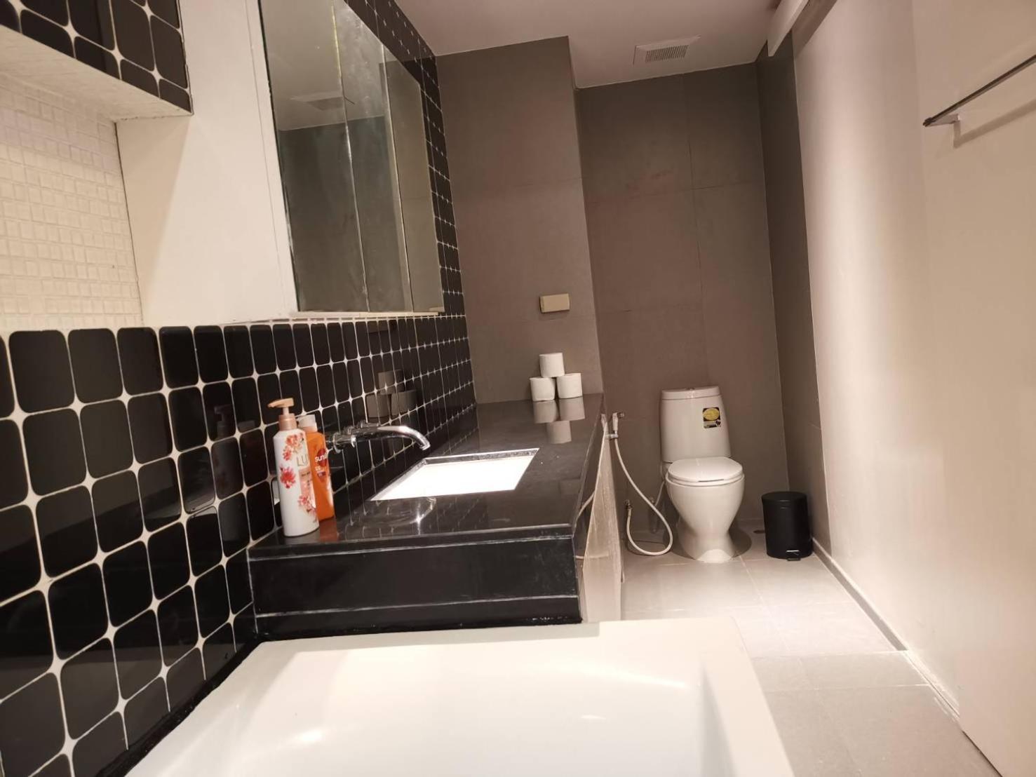 Tower Resident In The Heart Of Bangkok Shopping Center Lejlighed Makkasan Eksteriør billede